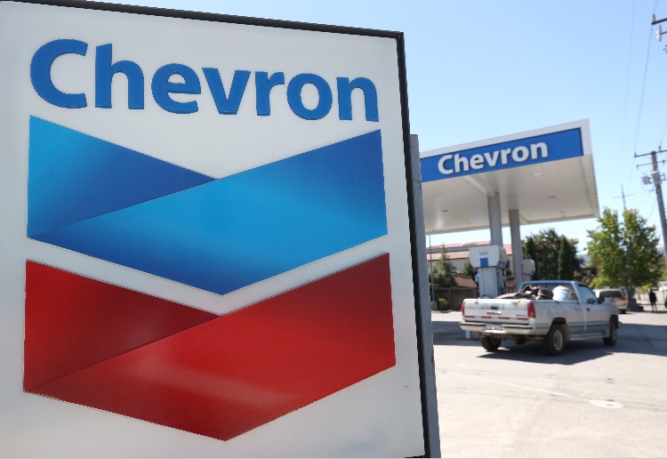 Trump Ban: Chevron Oil First Company to Ask Employees to Delete China's WeChat App