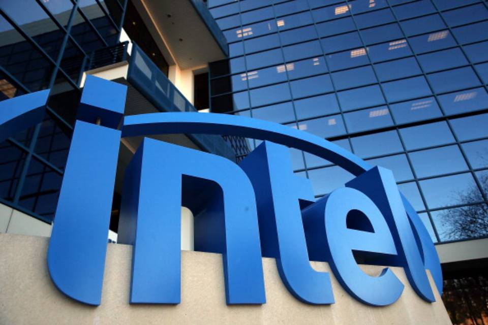 Intel Xe HPG News: GPU PCB Revealed in Leaked Photo; POWERFUL Specs Teased