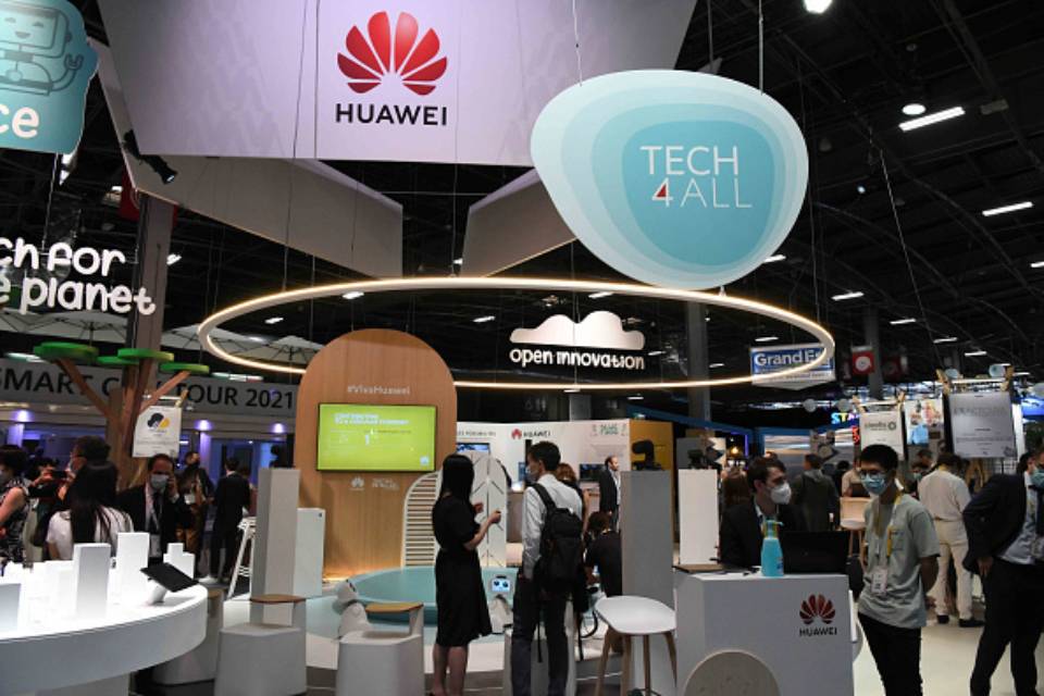 Huawei Founder Ren Zhengfei Says That the Company Must Learn From the US In Terms of Tech