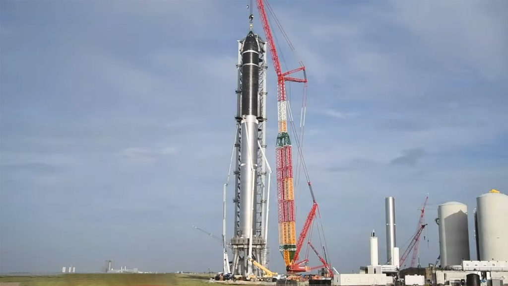 SpaceX surpasses Apollo with tallest-ever rocket on a launchpad