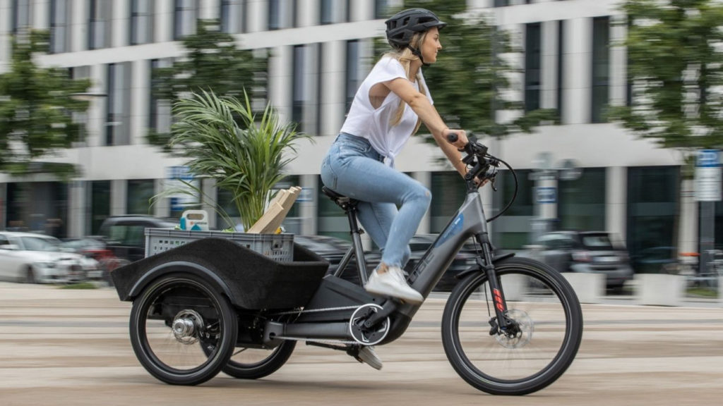 BMW's weird tilting electric cargo bike is now real