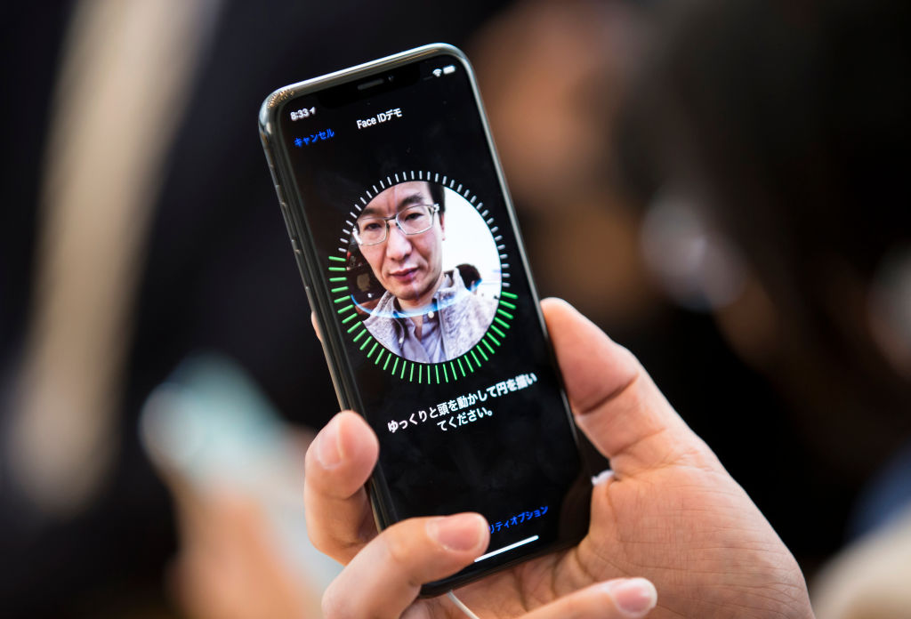 [LOOK] iPhone 13 Screen Can be Replaced Without Losing Face ID, UK Shop Reveals How