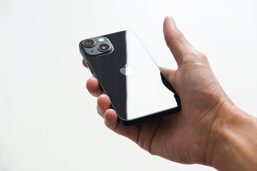 iPhone 14 Pro Leak: Pill-Shaped Camera, Face ID Under the Display Could Likely Come to Rumored Lineup