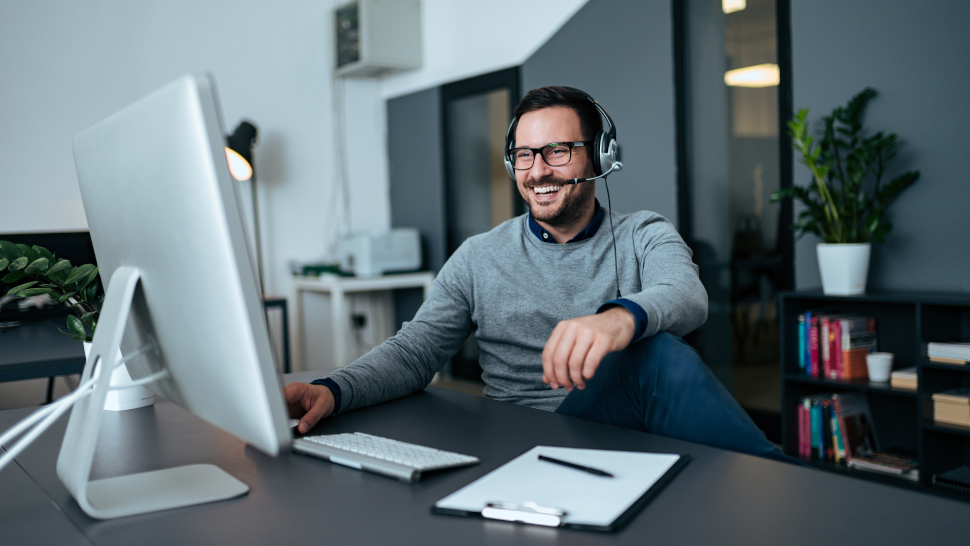 Video bar vs webcam: what’s the difference?