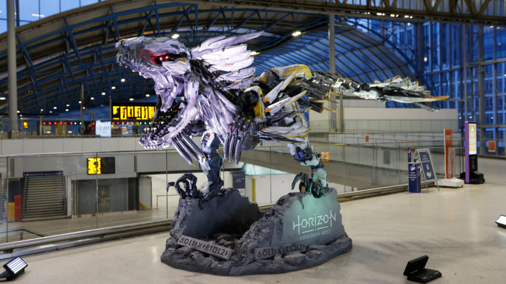 Life-size Horizon Forbidden West Clawstrider statues could win you a PS5