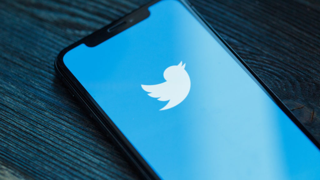 iPhone 6 users can no longer access Twitter, and they’re not happy