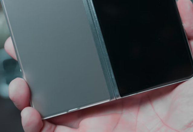 Leak Claims Samsung Galaxy Z Fold 4 to Get Camera Upgrade