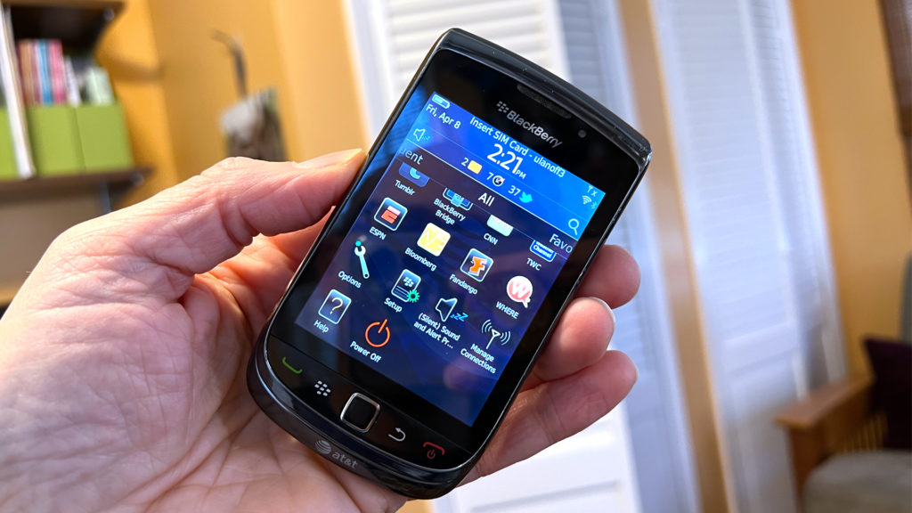 How I retrieved 10-year-old photos from a classic BlackBerry Torch