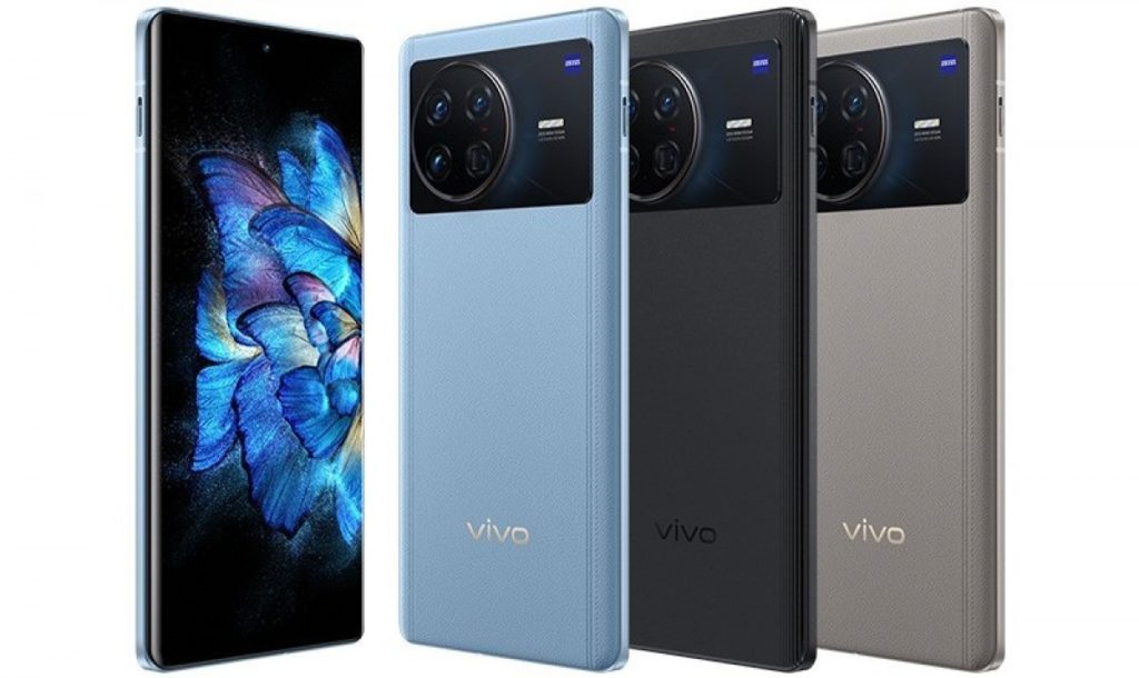 This new Vivo phone makes the Samsung Galaxy S22 Ultra look tiny