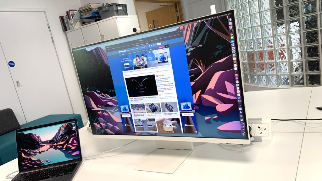 Samsung M8 Smart Monitor