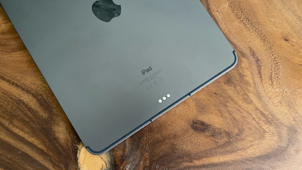 iPad Pro 2022 might not be compatible with your Magic Keyboard