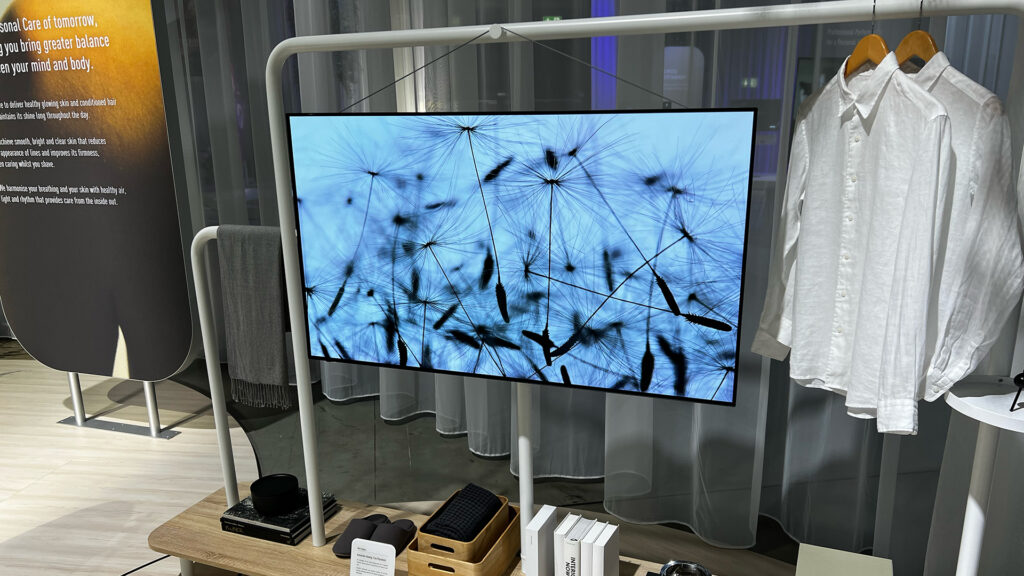 If this wireless Panasonic OLED TV concept is the future, count me in