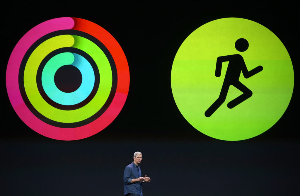 Apple Watch's Activity Share Feature Helps Users Stay Motivated and Reach Fitness Goals