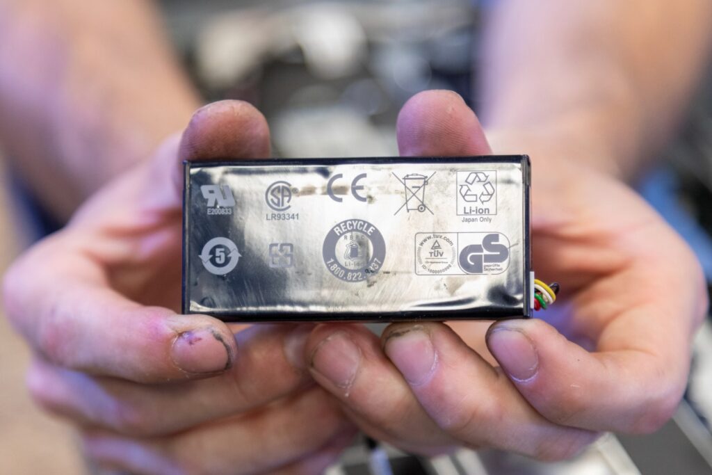 Mobile Phone Batteries' Life May Last Three Times Longer Thanks to this Innovation from RMIT