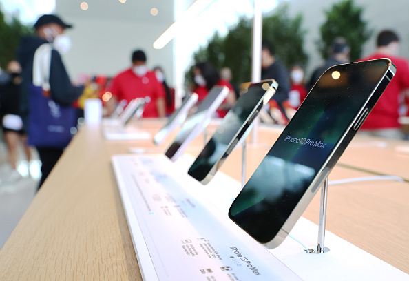Apple Dominates Q4 Smartphone Sales in China Despite Macroeconomic Headwinds
