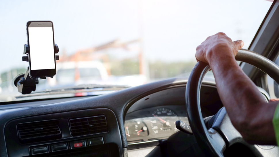 You can now join a Microsoft Teams call from your car... but you probably shouldn't