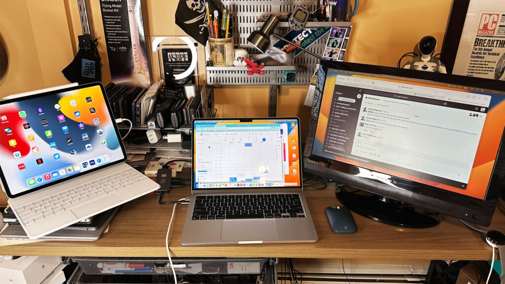 I've been using a MacBook Air for a month and, no, I don't miss Windows