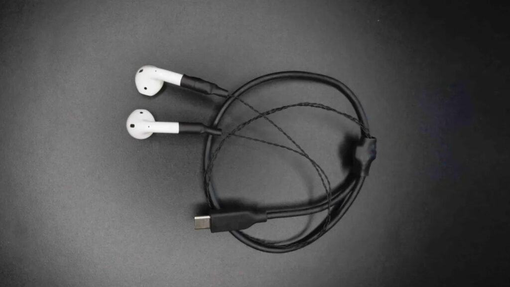 If Apple actually made wired AirPods Pro like this weird hack, I'd be first in line