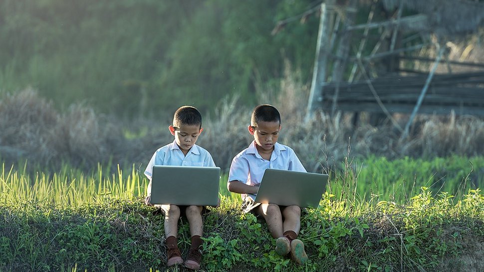 10 essential resources to help parents safeguard their kids online