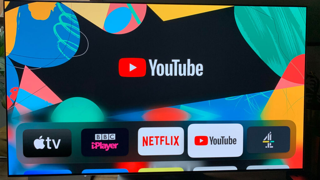 I tried the world’s best smart TV, and I’m going back to streaming with my Apple TV