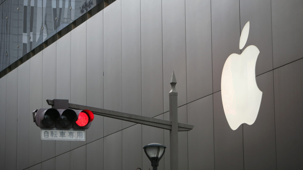 Apple reveals some serious security bugs, so be on your guard