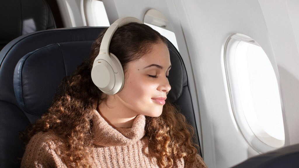 The best travel headphones 2023: more portable noise-blocking options