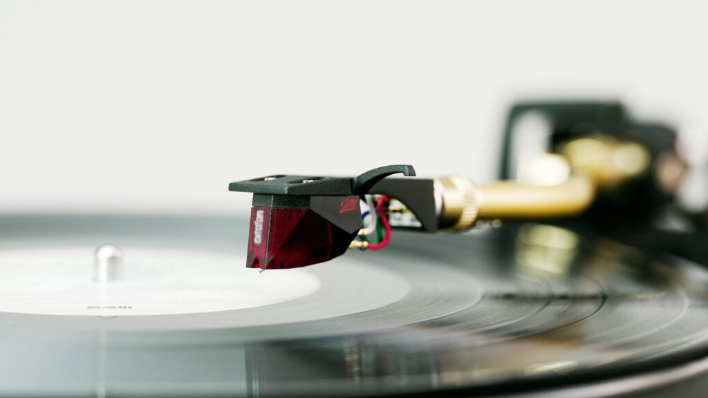 A Final Fantasy 14 turntable now exists, and it’s the best gaming/audio collab of 2023