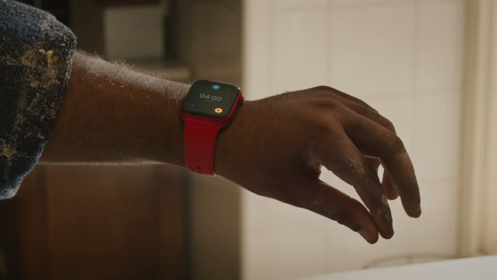 Double Tap lets you operate the Apple Watch 9 without touching the screen