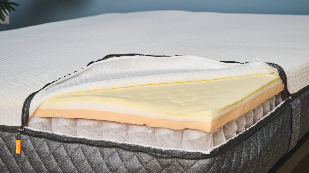 What are the benefits to buying a hybrid mattress?