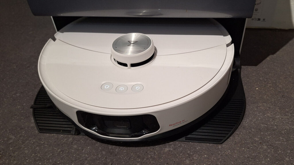 Roborock S8 MaxV Ultra robot vacuum review