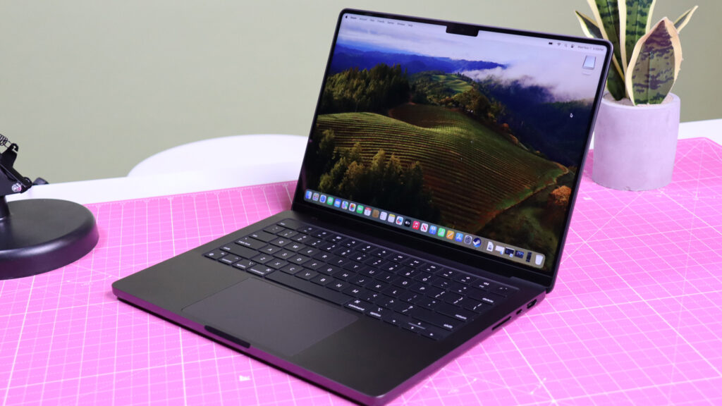 macOS Sonoma 14.6 unlocks dual display capability for the MacBook Pro 14-inch M3 at last