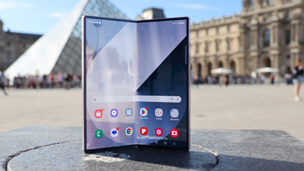 Samsung wants you to try the Galaxy Z Fold 6 experience using two phones