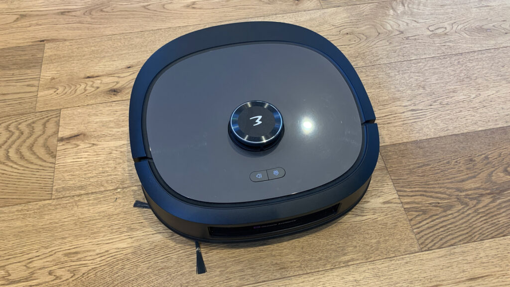 Eureka J20 robot vacuum review: outstanding mopping