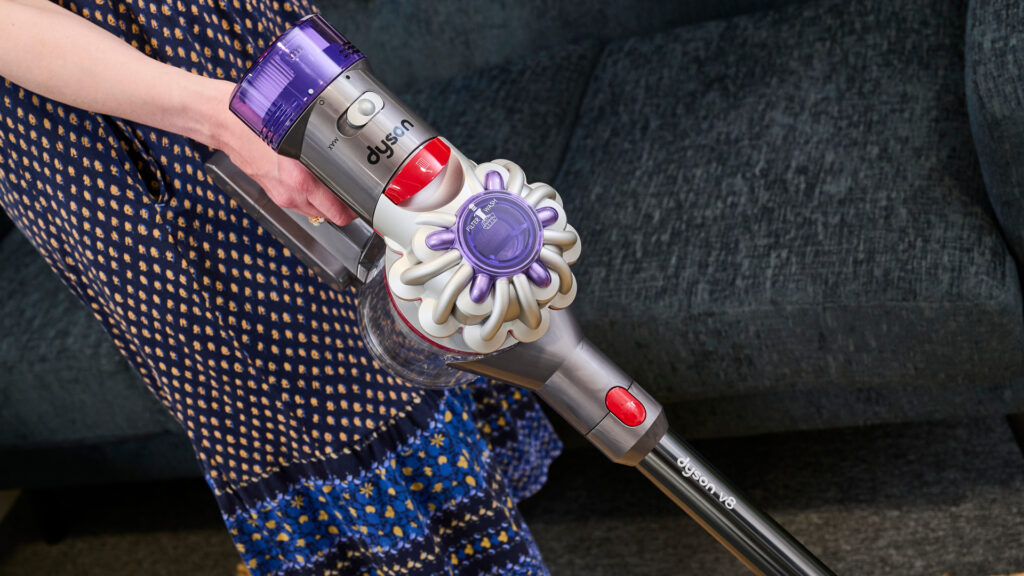 How to clean a Dyson cordless vacuum