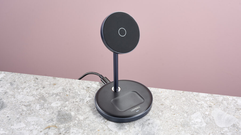 Ugreen MagFlow 2-in-1 Magnetic Wireless Charging Station review: fantastically low price, but faster charging would’ve been nice